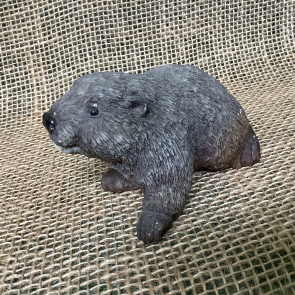 Beaver Figurine Resin - Super Cute - Picture 3 of 10